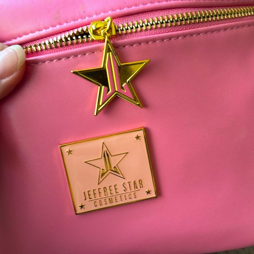 ⭐️Jeffree Star Collectible Pink Cosmetics Pouch - Picture 3 of 7